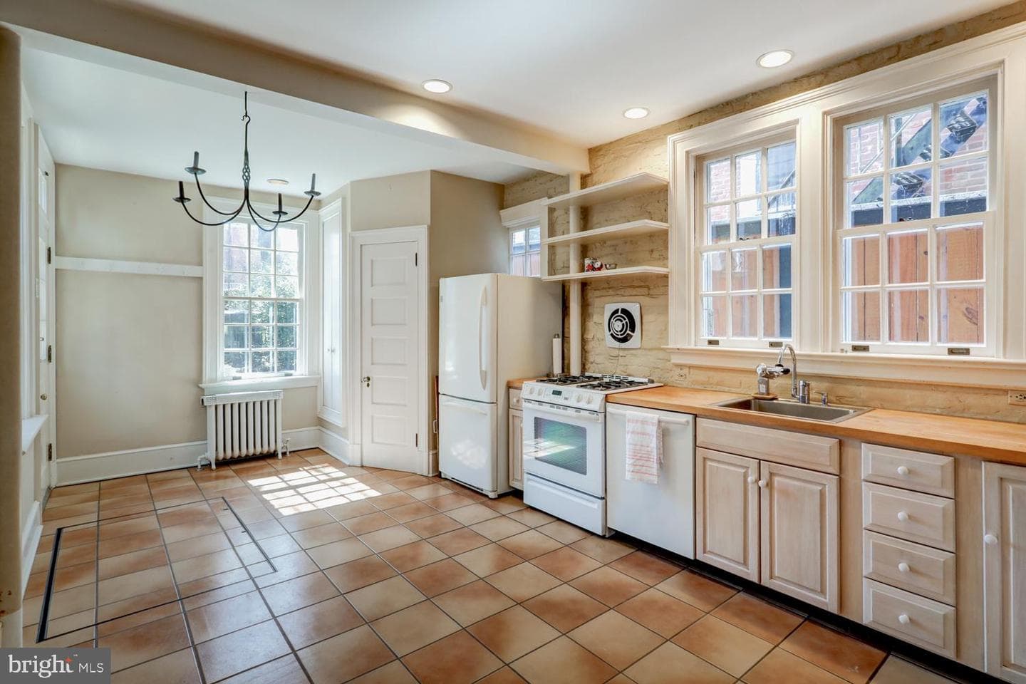 340 E Orange Street photo 18