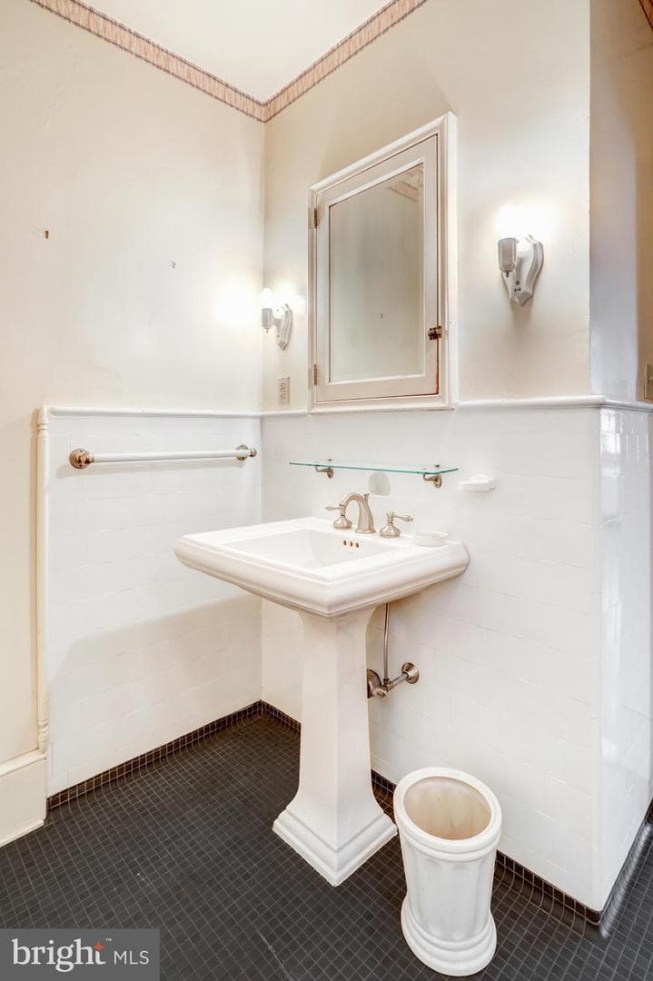 340 E Orange Street photo 33