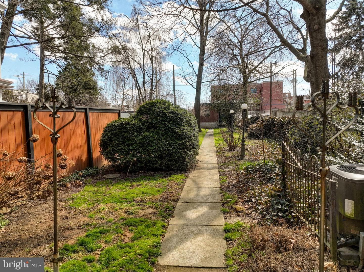 340 E Orange Street photo 70