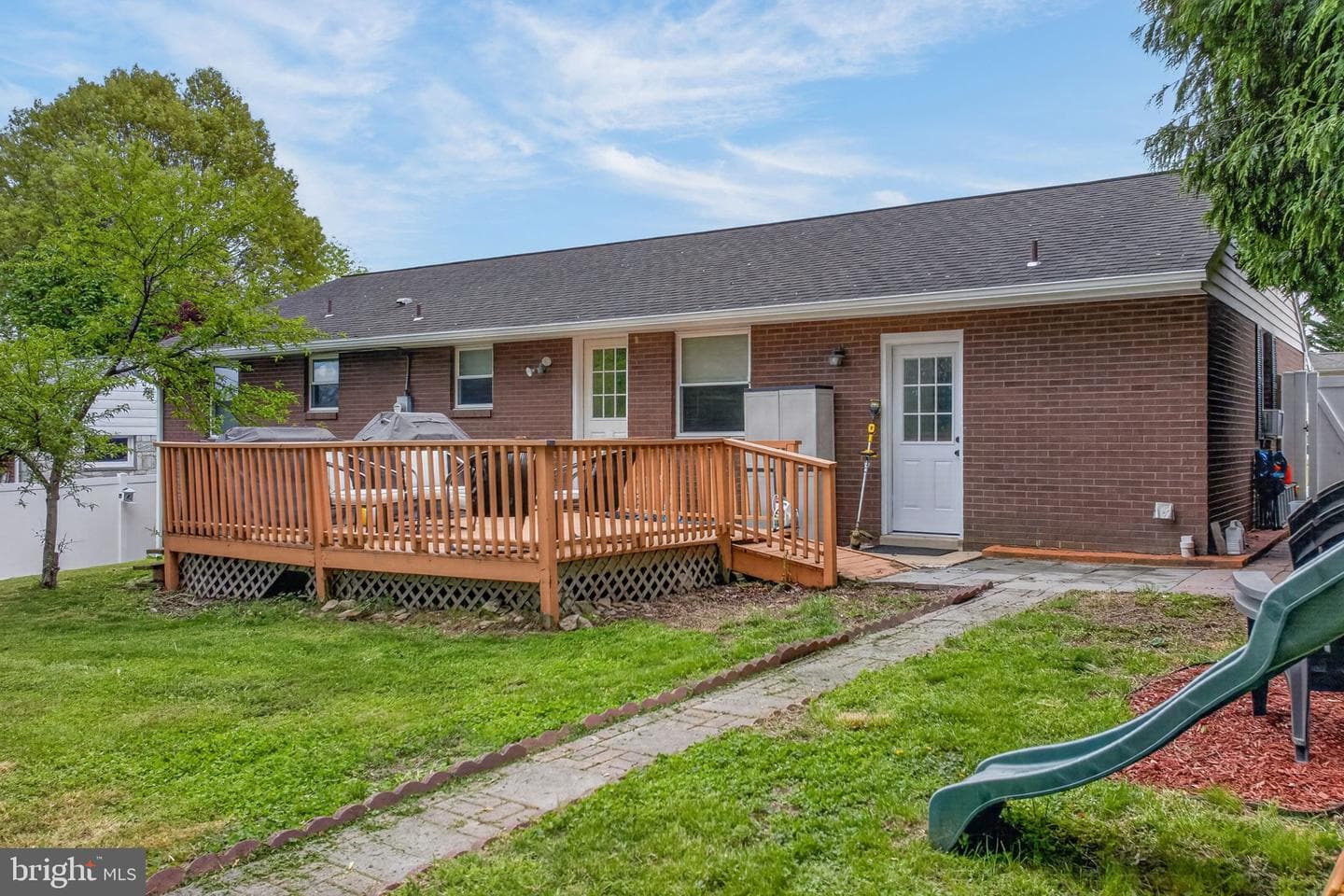 825 Darby Lane photo 31