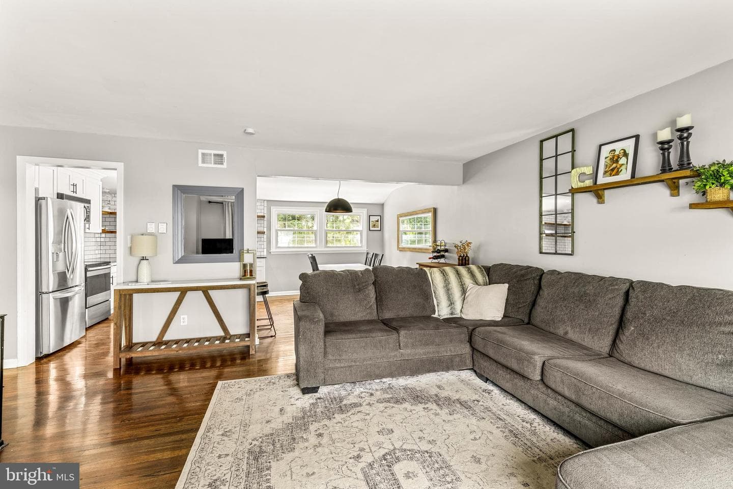 2604 Beechwood Road photo 6