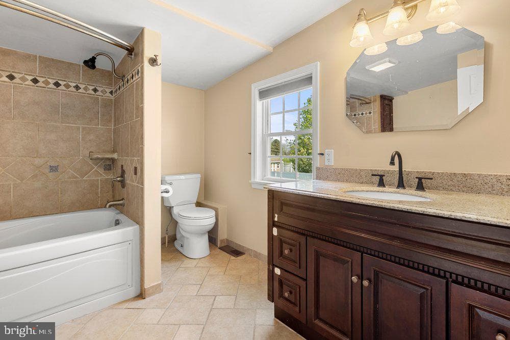 1377 Apple Street photo 24