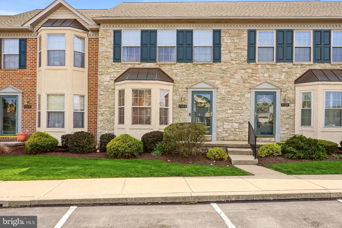 1206 Cobblestone Lane photo 1