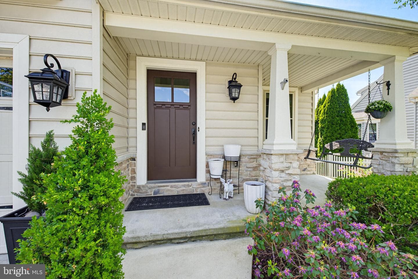 54 Circle Rock Drive photo 4