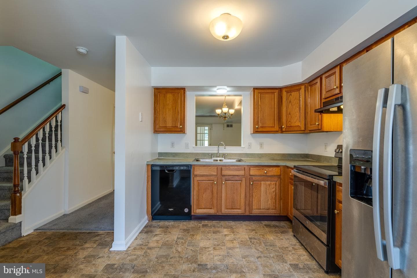 4 Acorn Boulevard photo 8