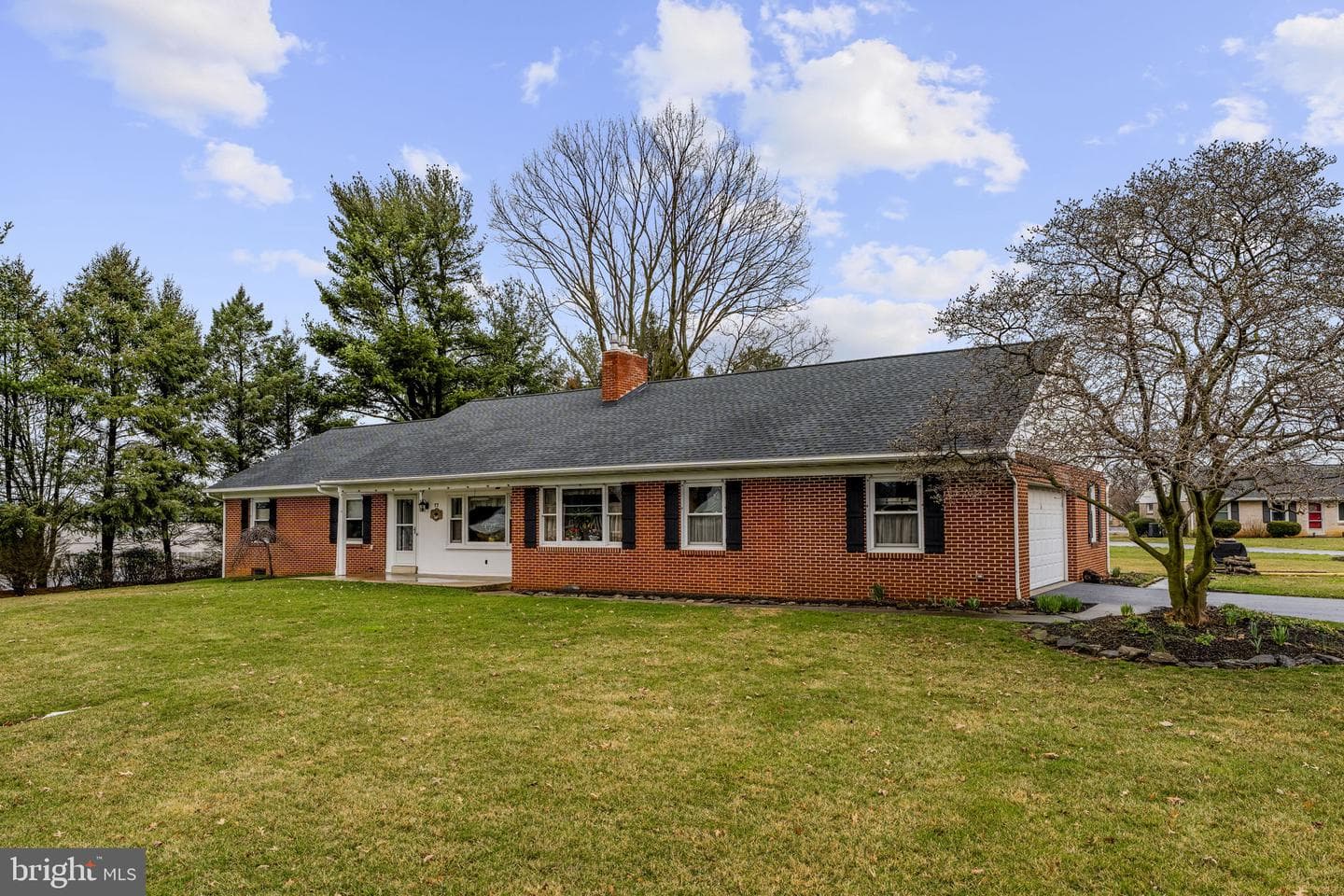 77 Glendale Drive photo 2