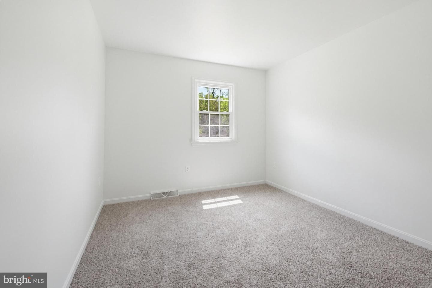 112 Saw Mill Road photo 35