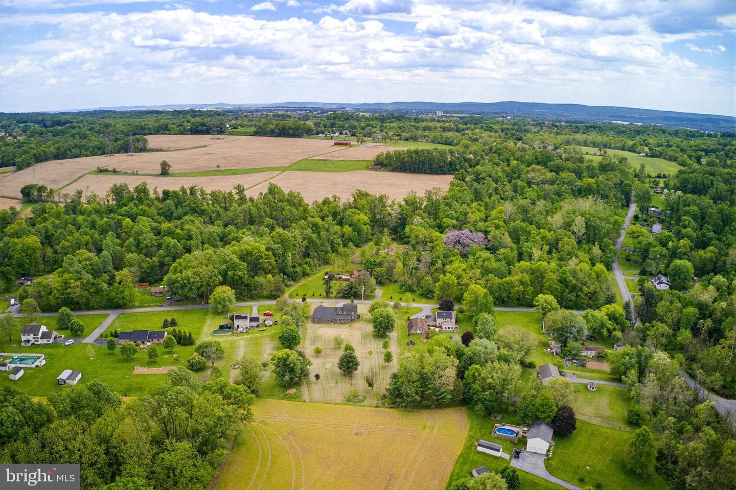 112 Saw Mill Road photo 52
