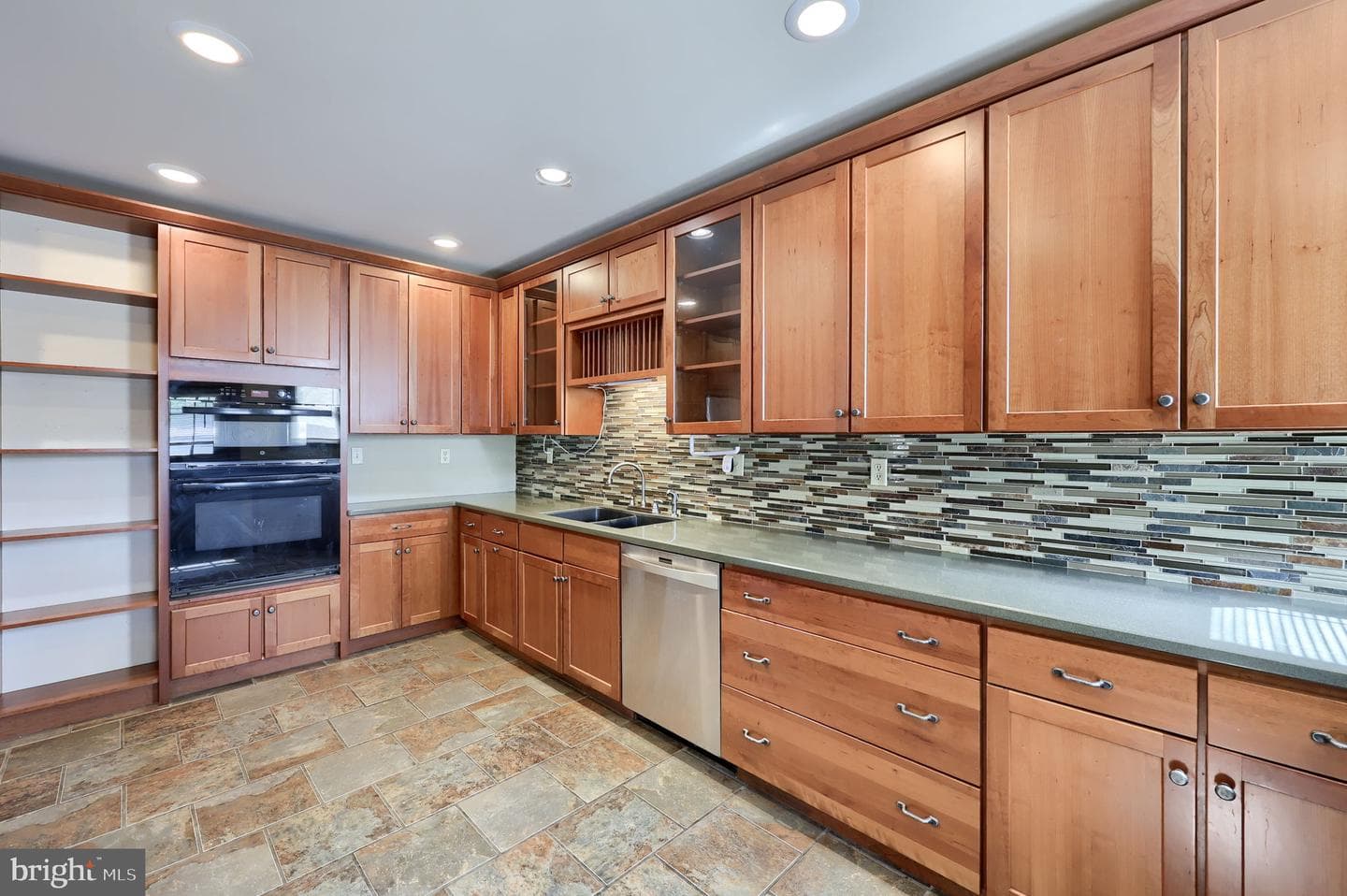 287 Duke Street photo 11