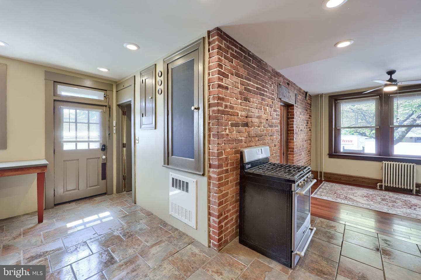 287 Duke Street photo 13