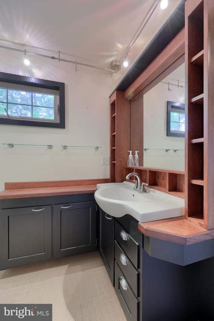287 Duke Street photo 57