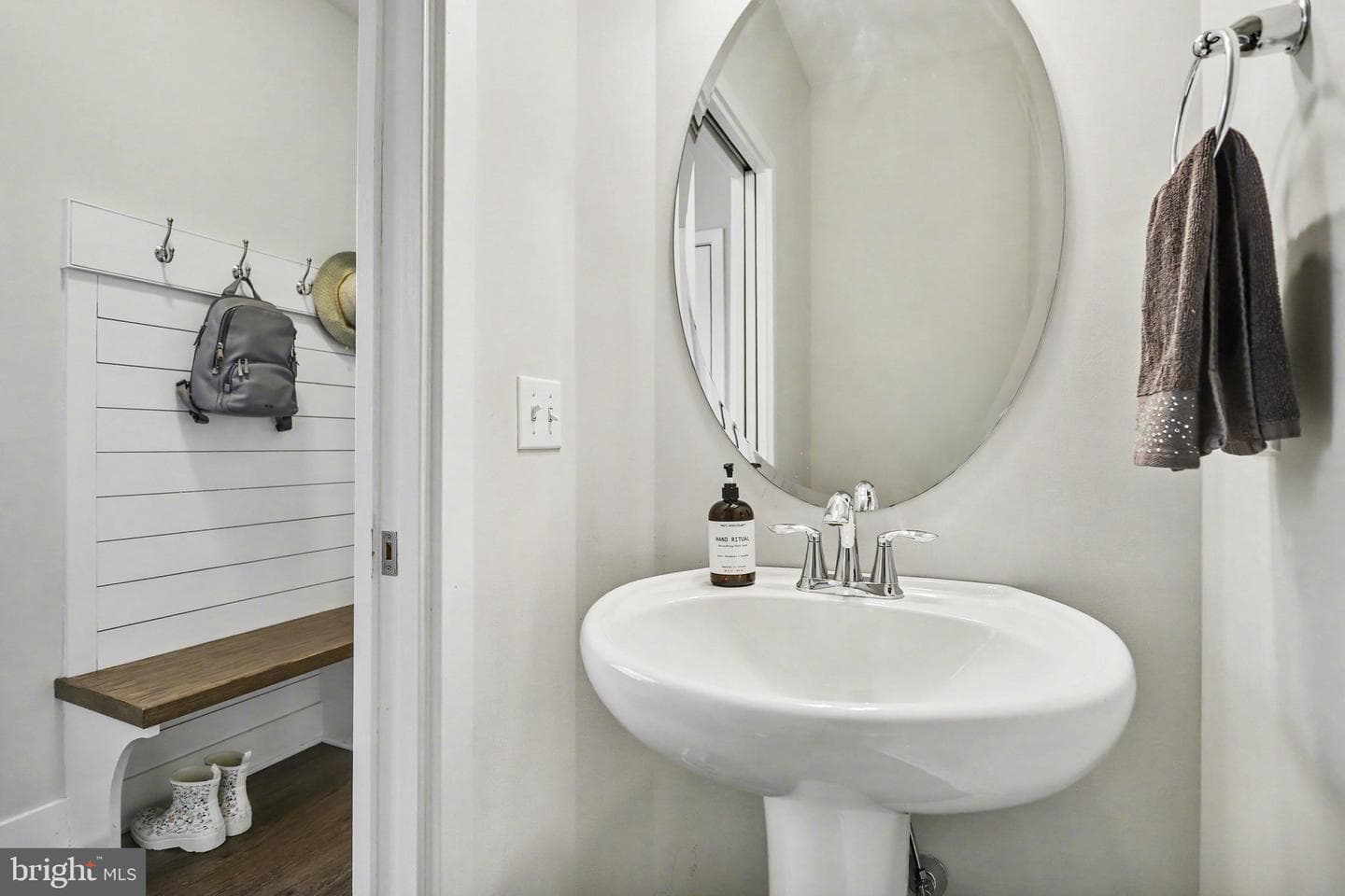 401 Wendover Way photo 31