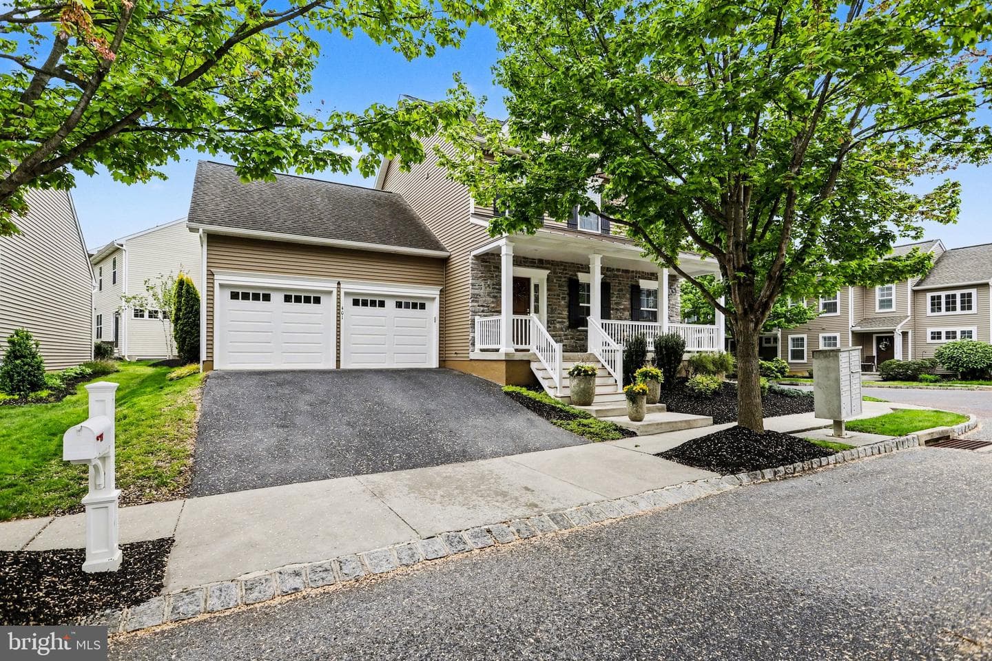 401 Wendover Way photo 4