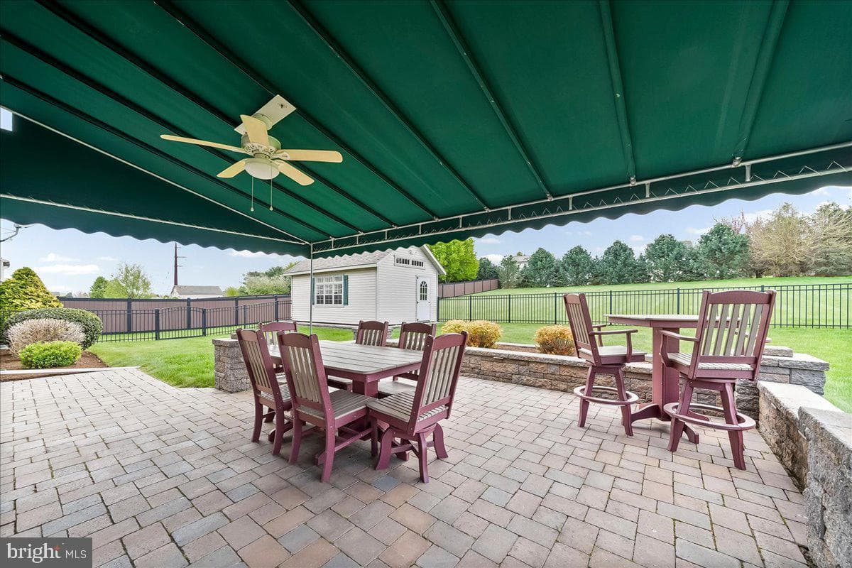 1424 Martin Street photo 33