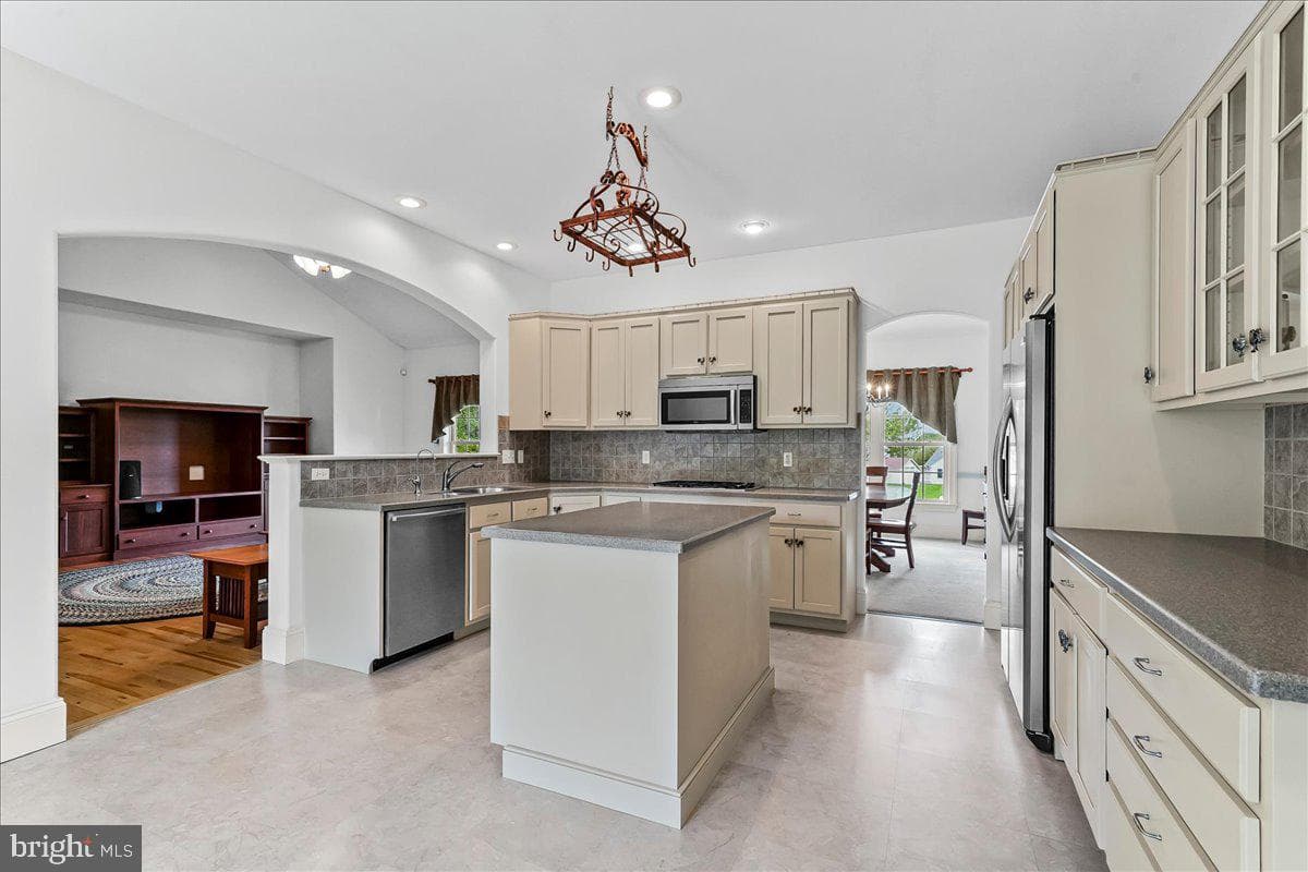 1424 Martin Street photo 7