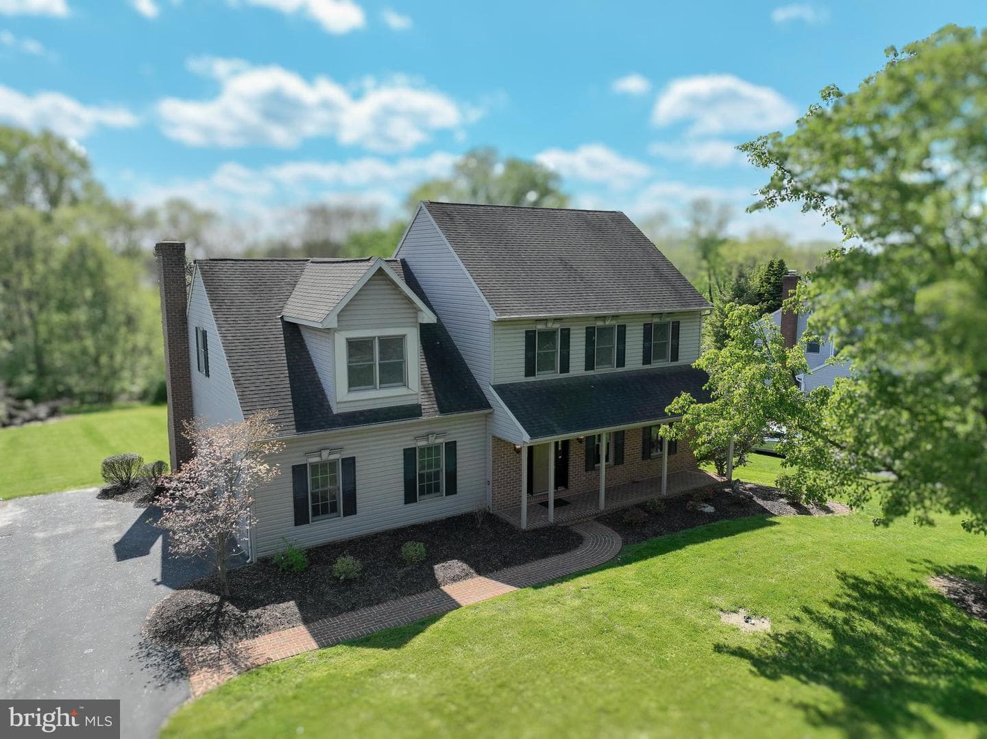 344 W Charlotte Street photo 2