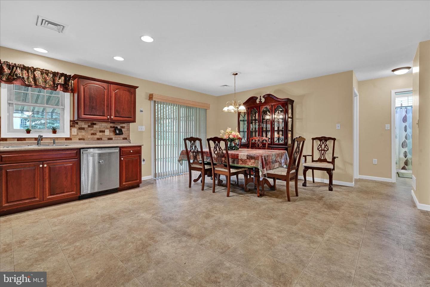 931 Cambridge Drive photo 19