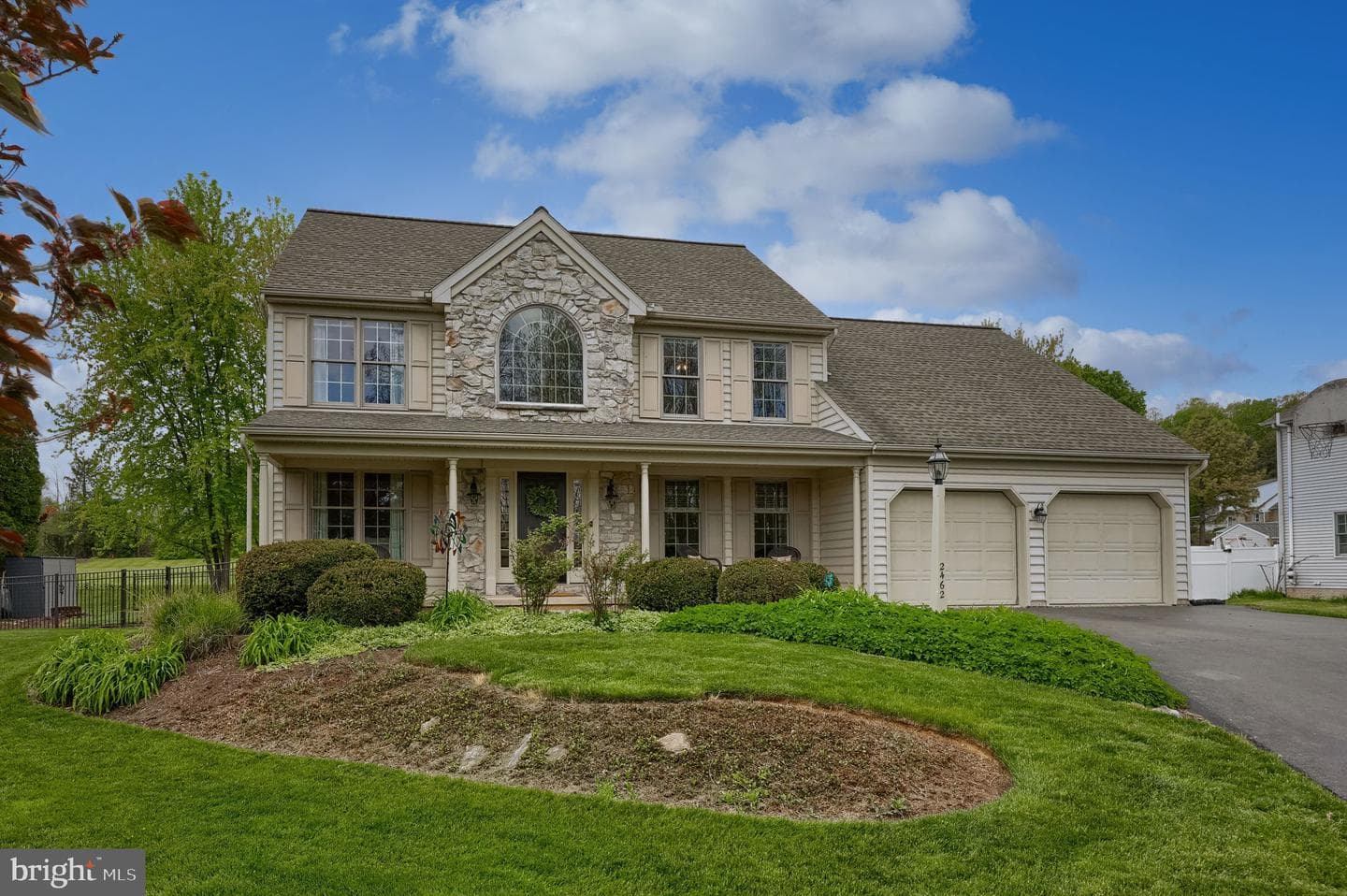 2462 Carriage Drive photo 2