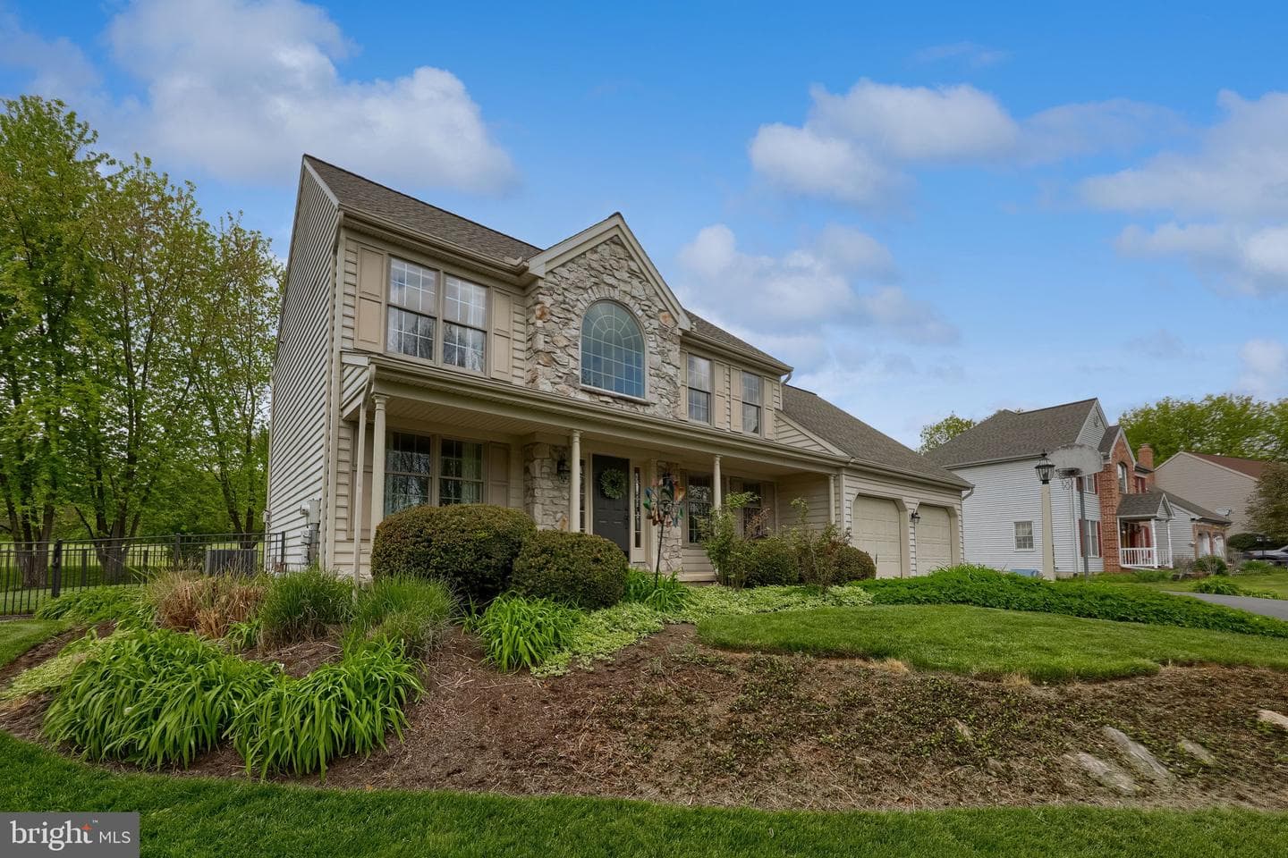 2462 Carriage Drive photo 3