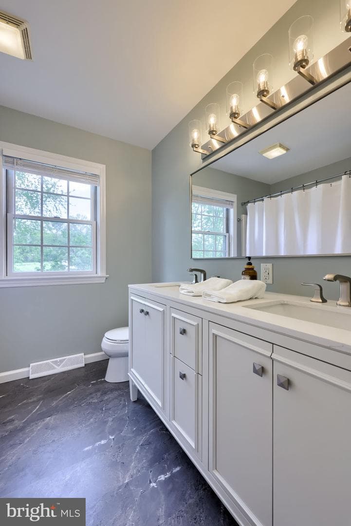 2462 Carriage Drive photo 45