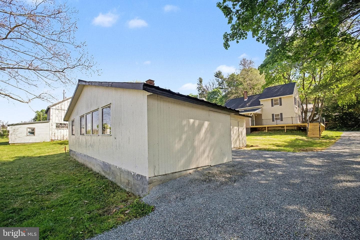 922 N Old Road photo 27