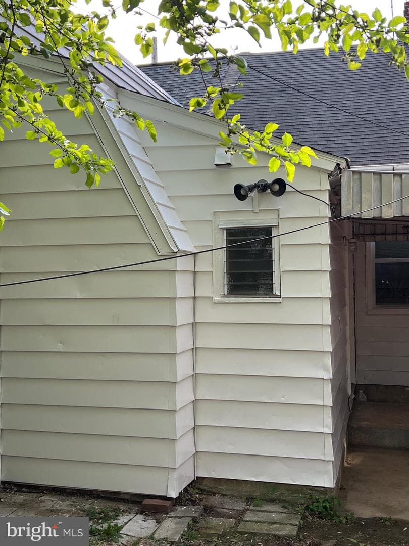 547 Manor Street photo 12
