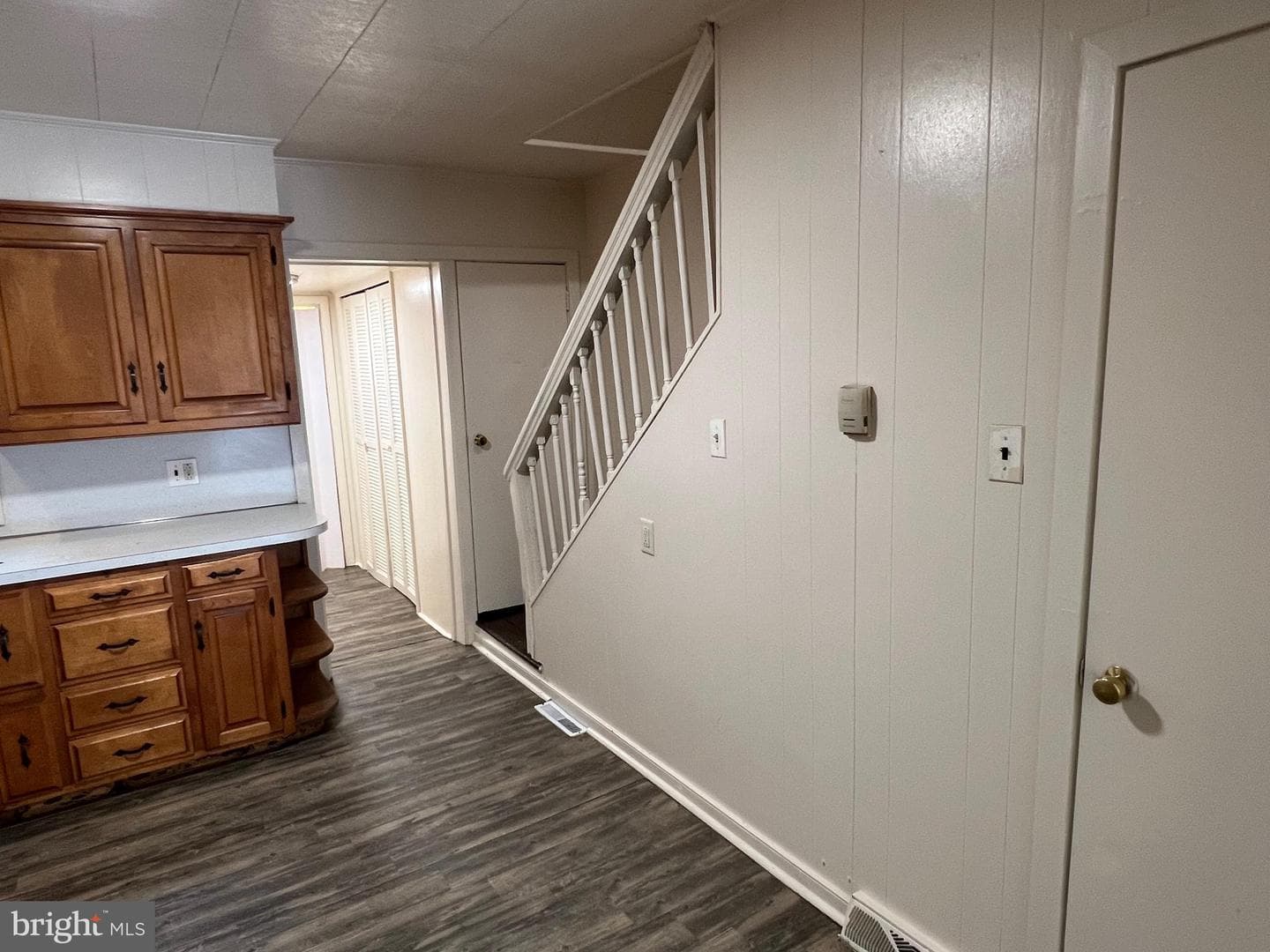 547 Manor Street photo 5