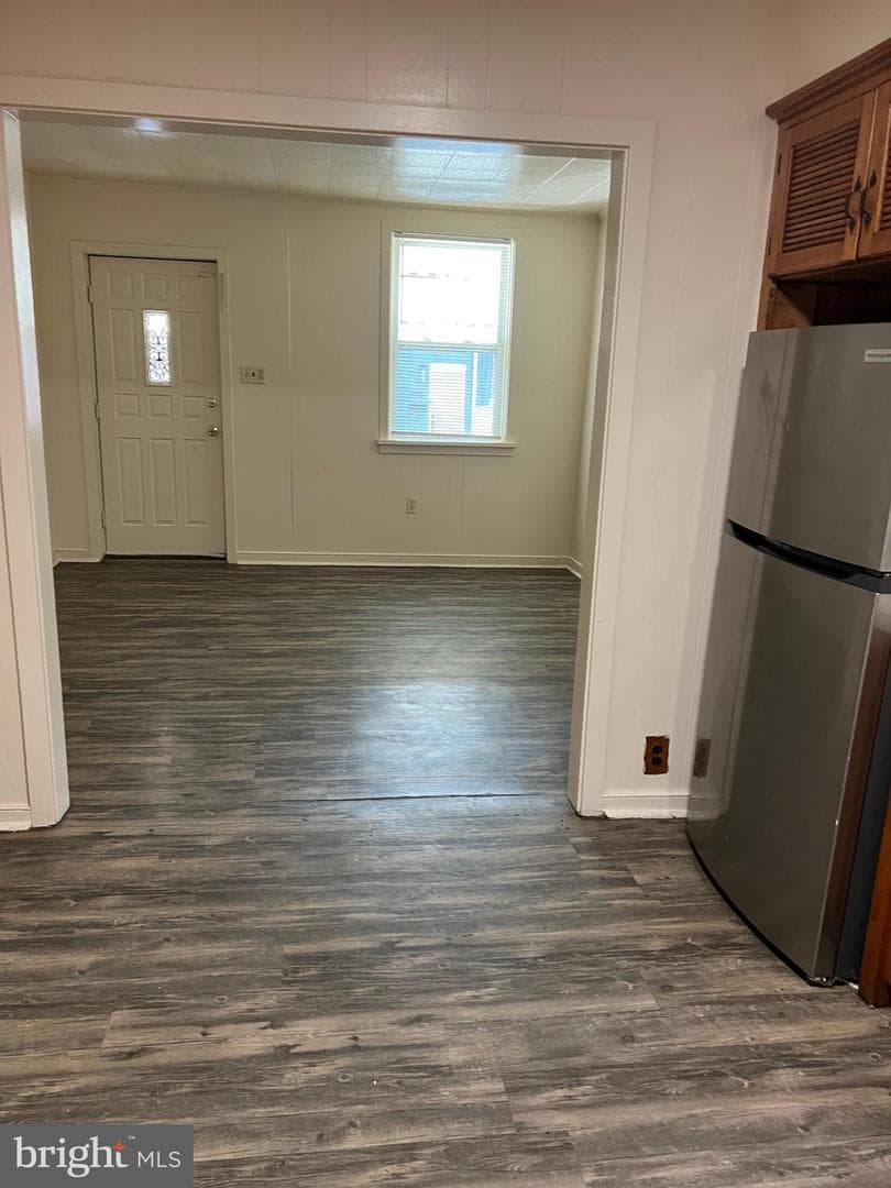 547 Manor Street photo 8