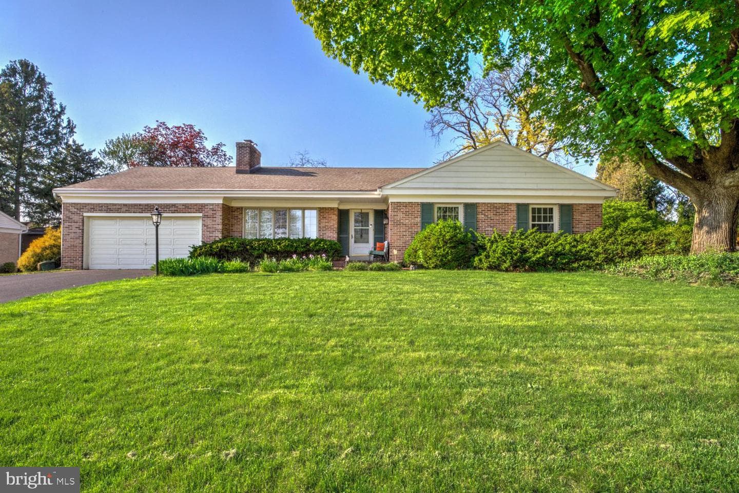 2113 Lyndell Drive photo 2