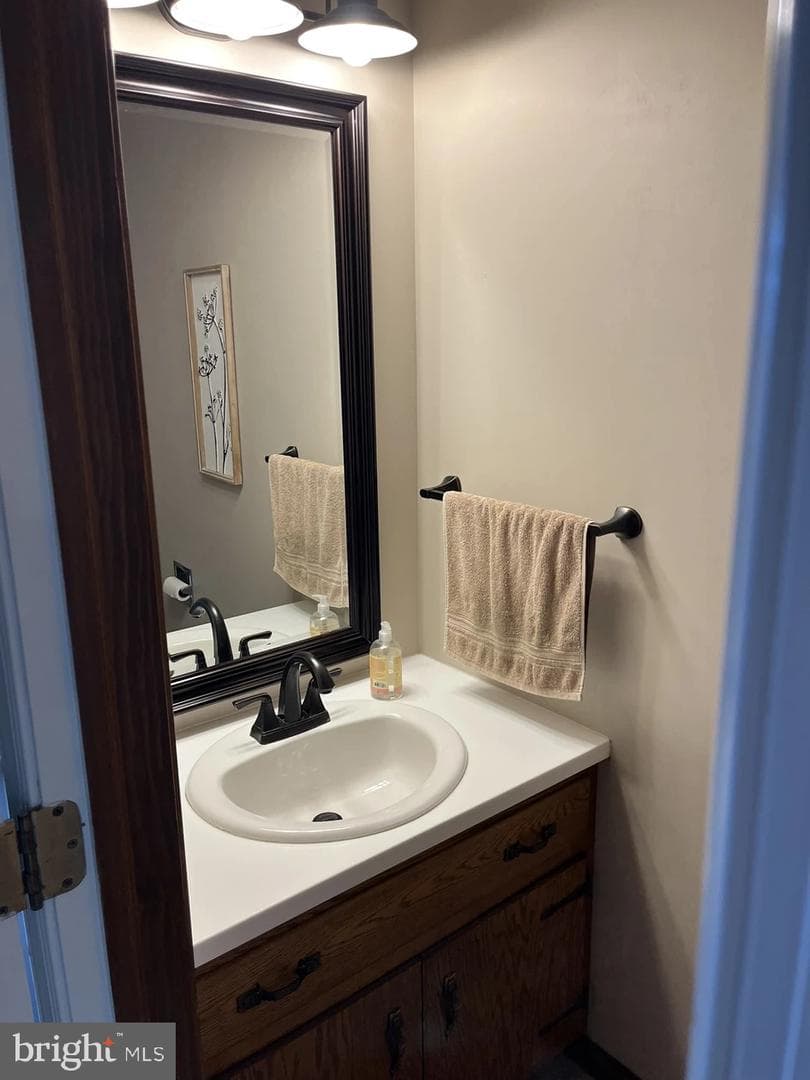 213 Tobacco Road photo 27