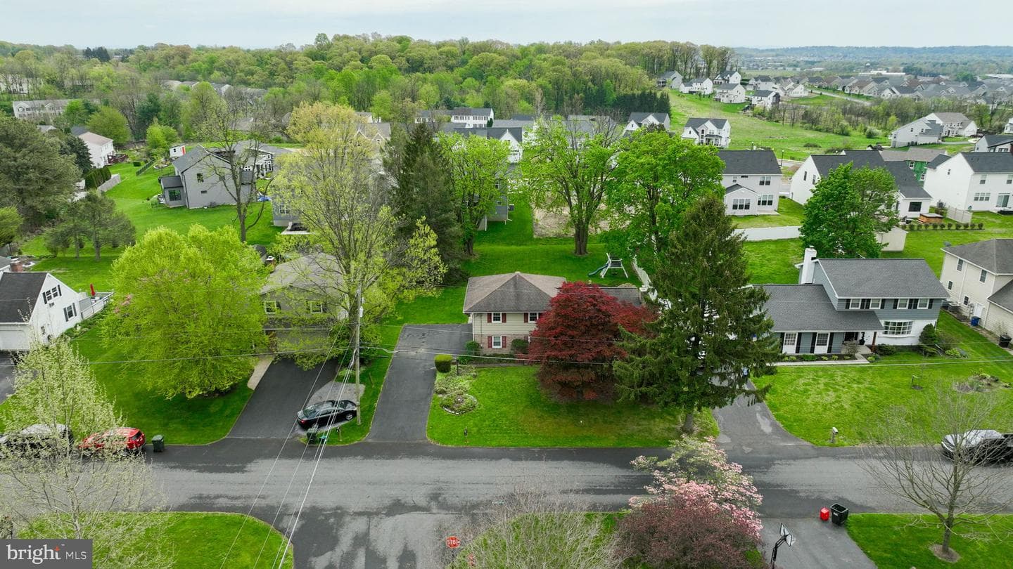 33 Woodland Avenue photo 42