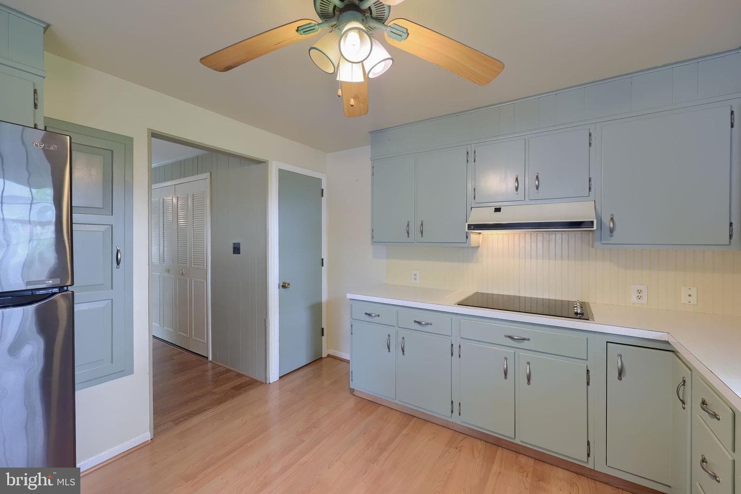 33 Woodland Avenue photo 9