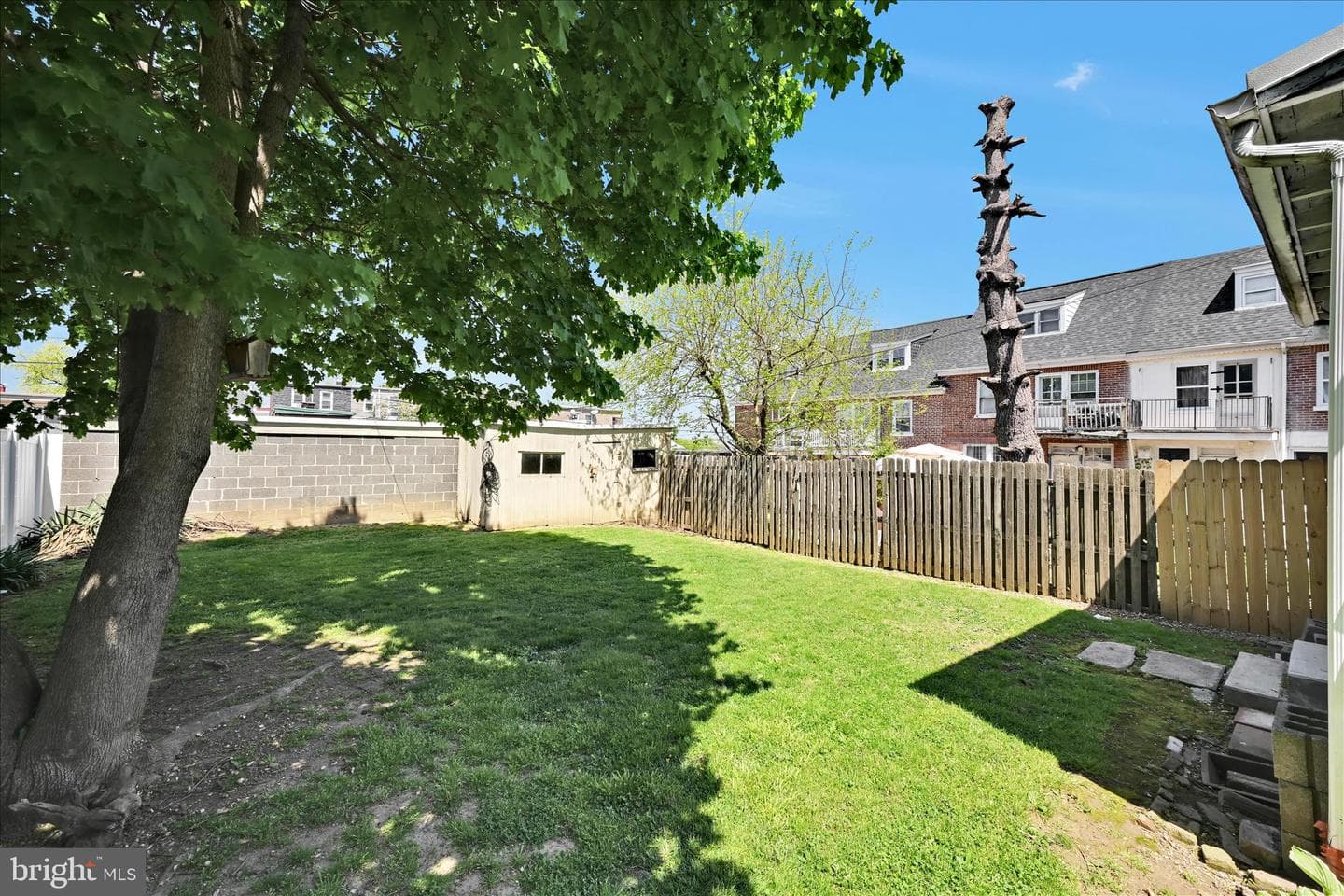 745 E Marion Street photo 27