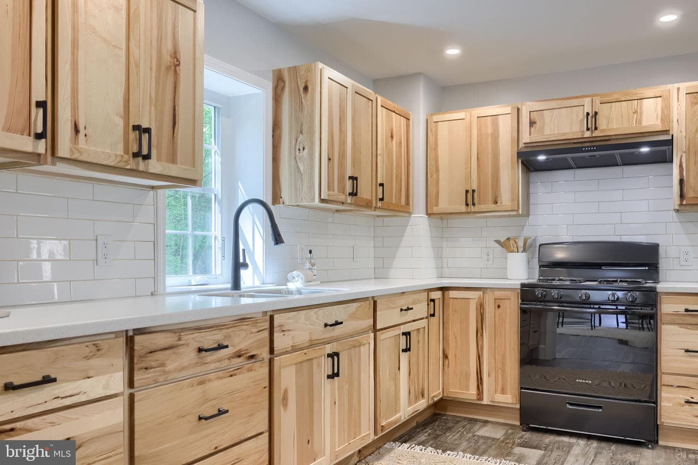 142 River Road photo 10