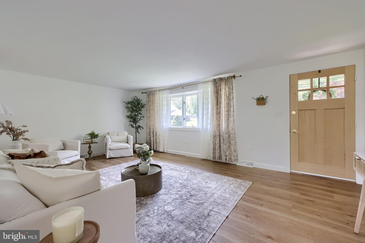 1260 Cloverton Drive photo 2