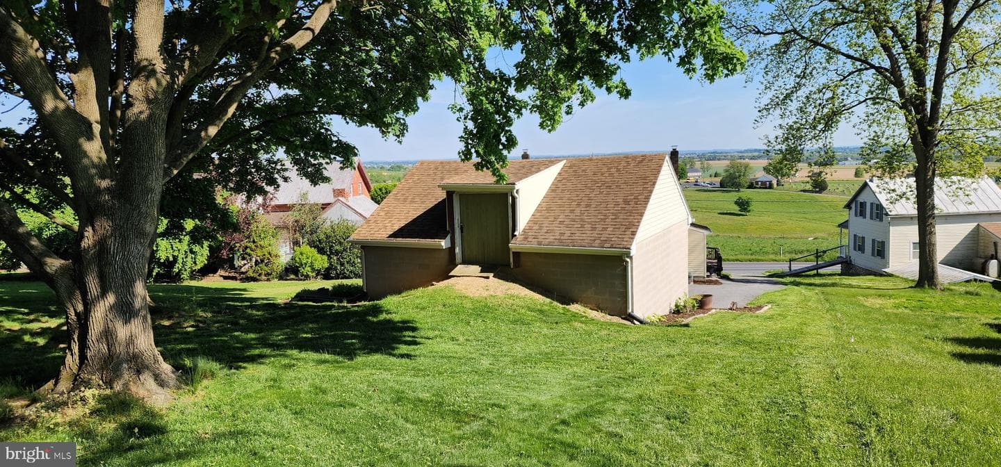 827 Disston View Drive photo 3