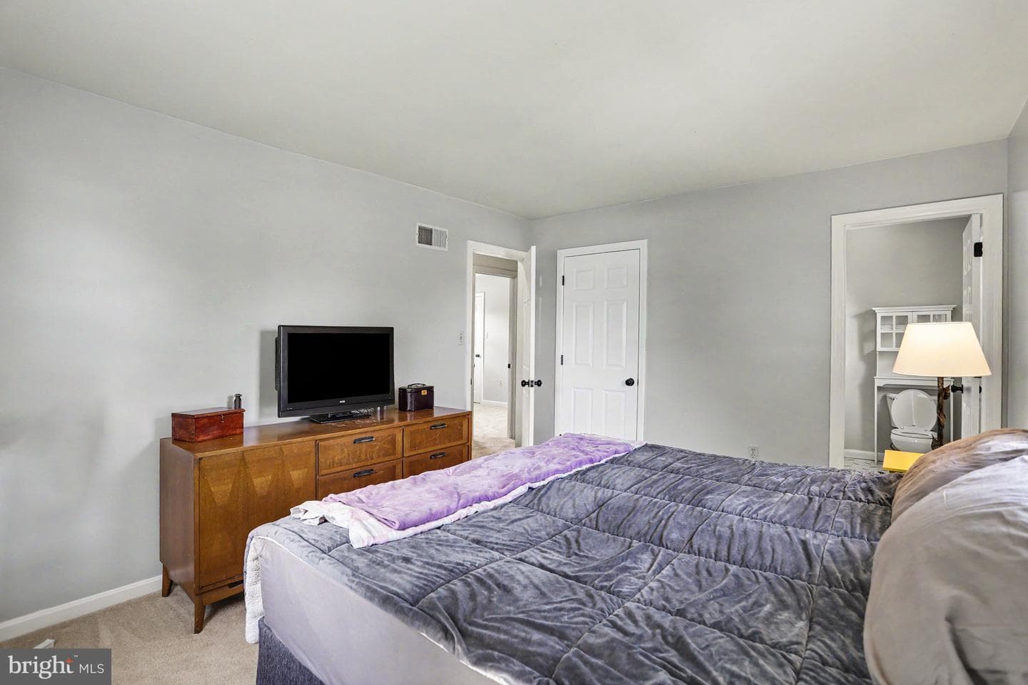 228 Cliff Lane photo 26