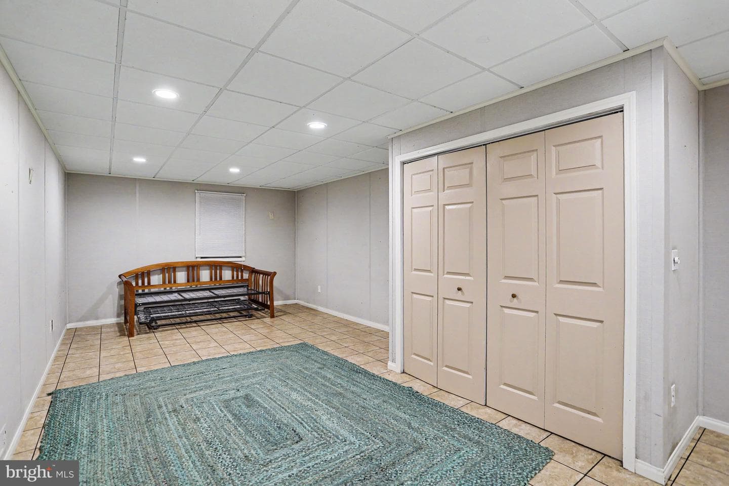 228 Cliff Lane photo 31
