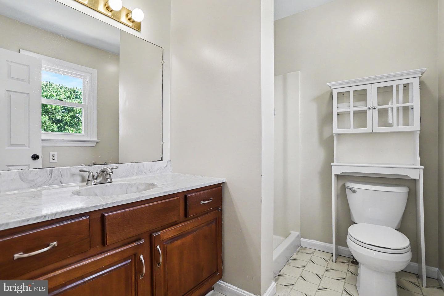 228 Cliff Lane photo 34