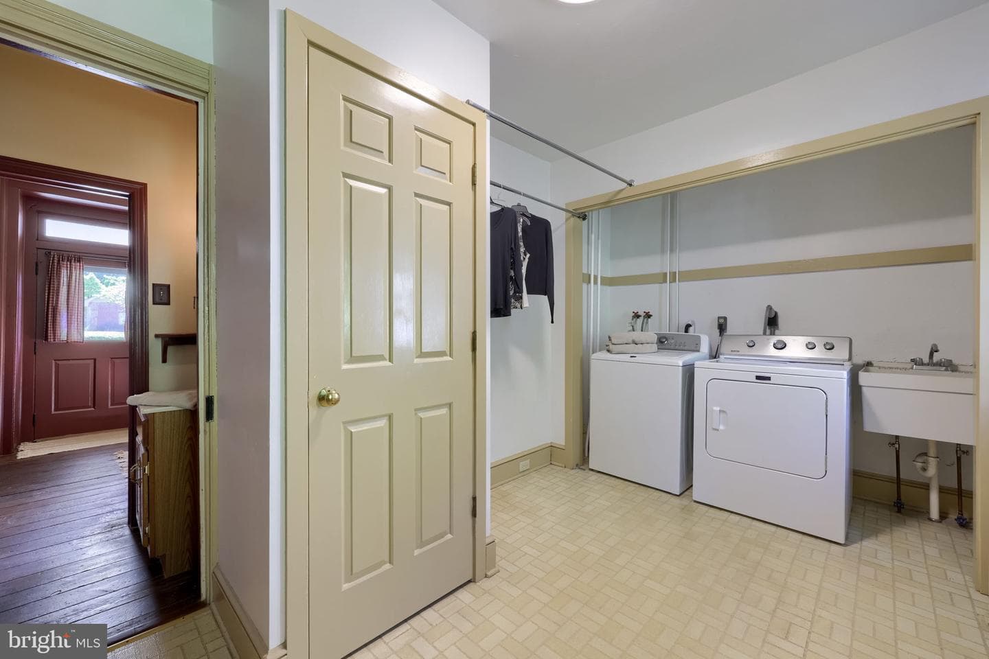 326 Miller Street photo 39