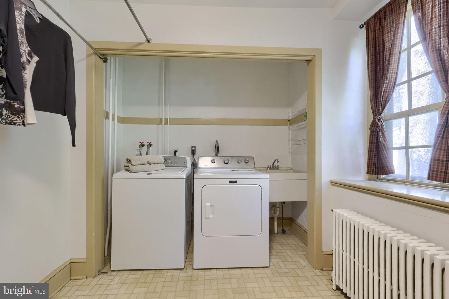 326 Miller Street photo 40