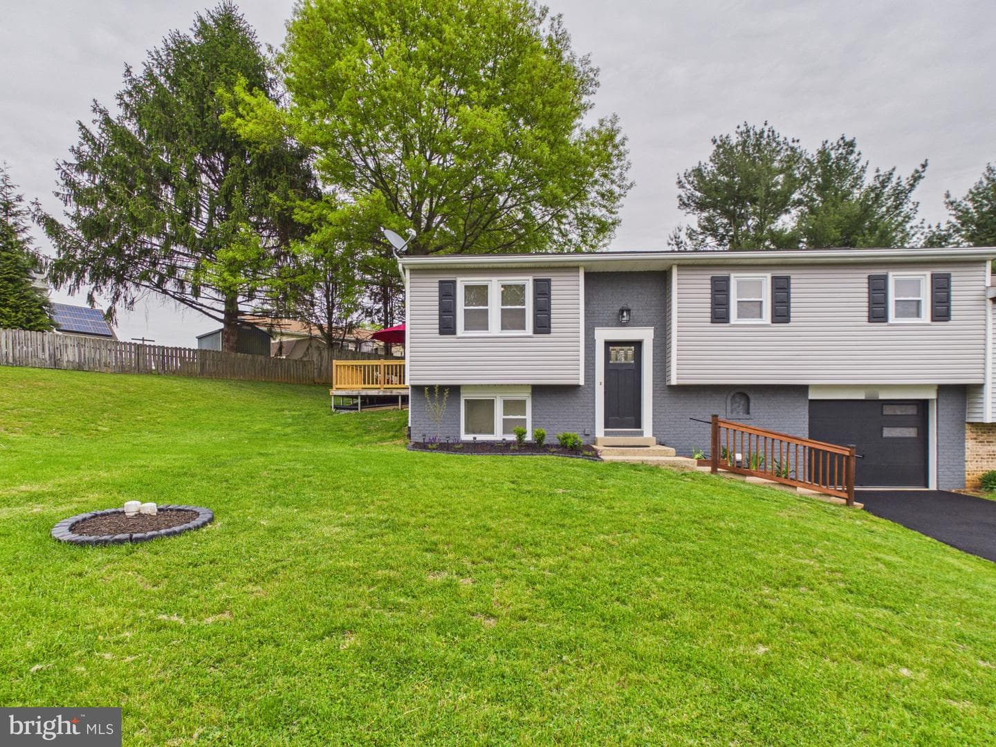 214 Brewster Drive photo 3