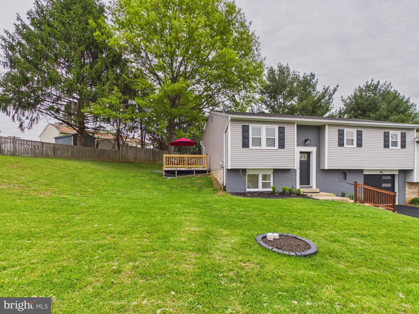 214 Brewster Drive photo 4