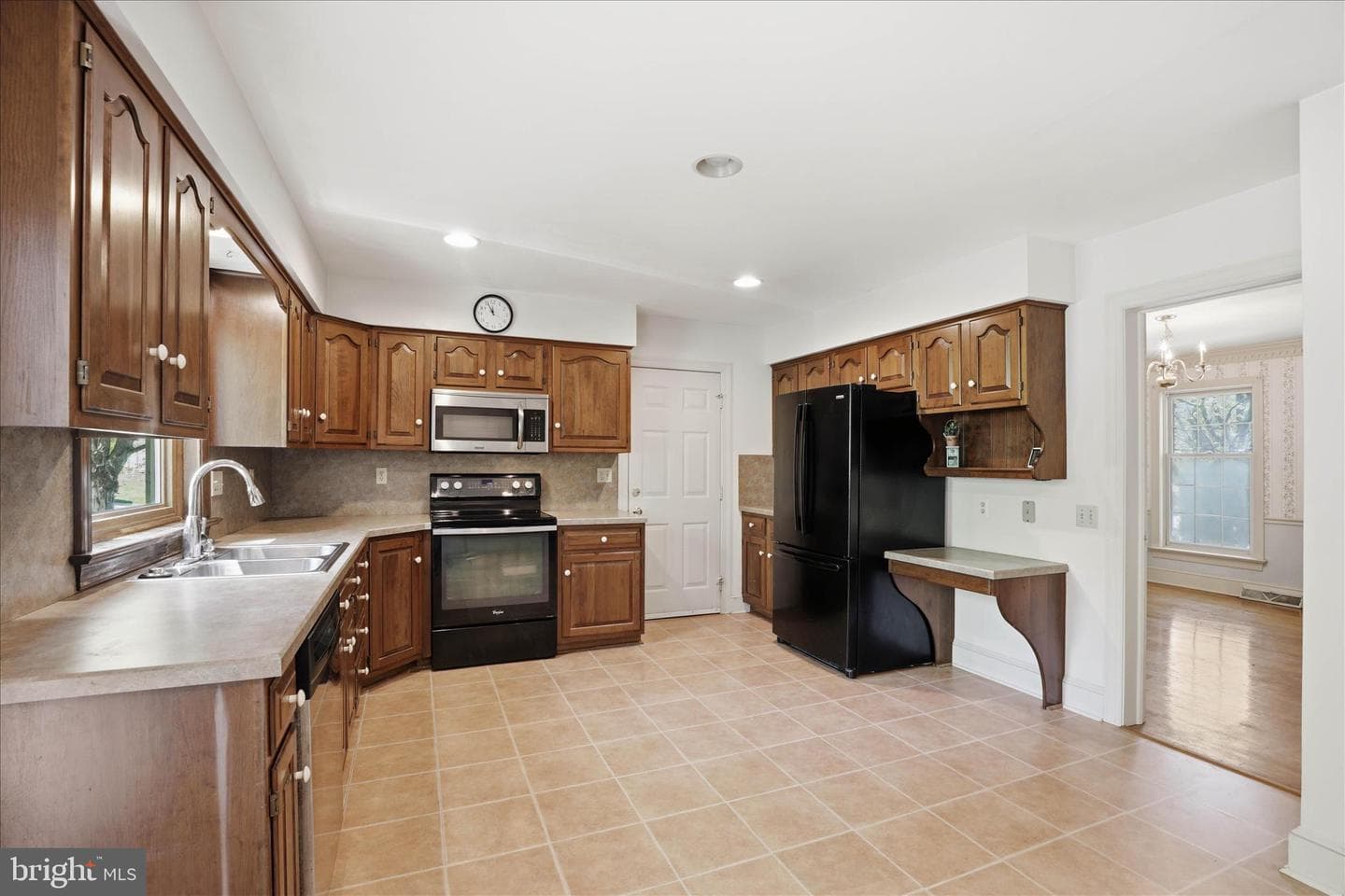 410 Cardinal Court photo 14