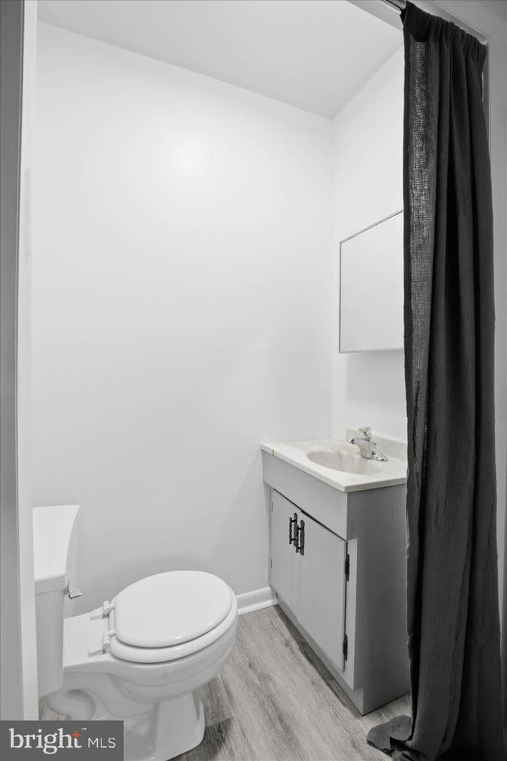 947 Hill Street photo 26
