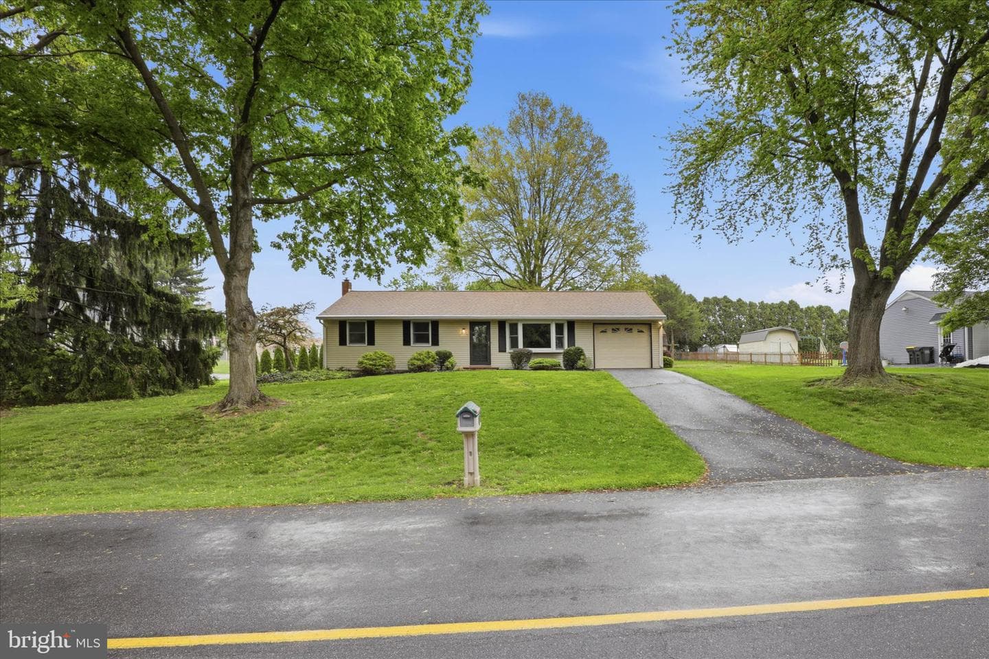947 Hill Street photo 41
