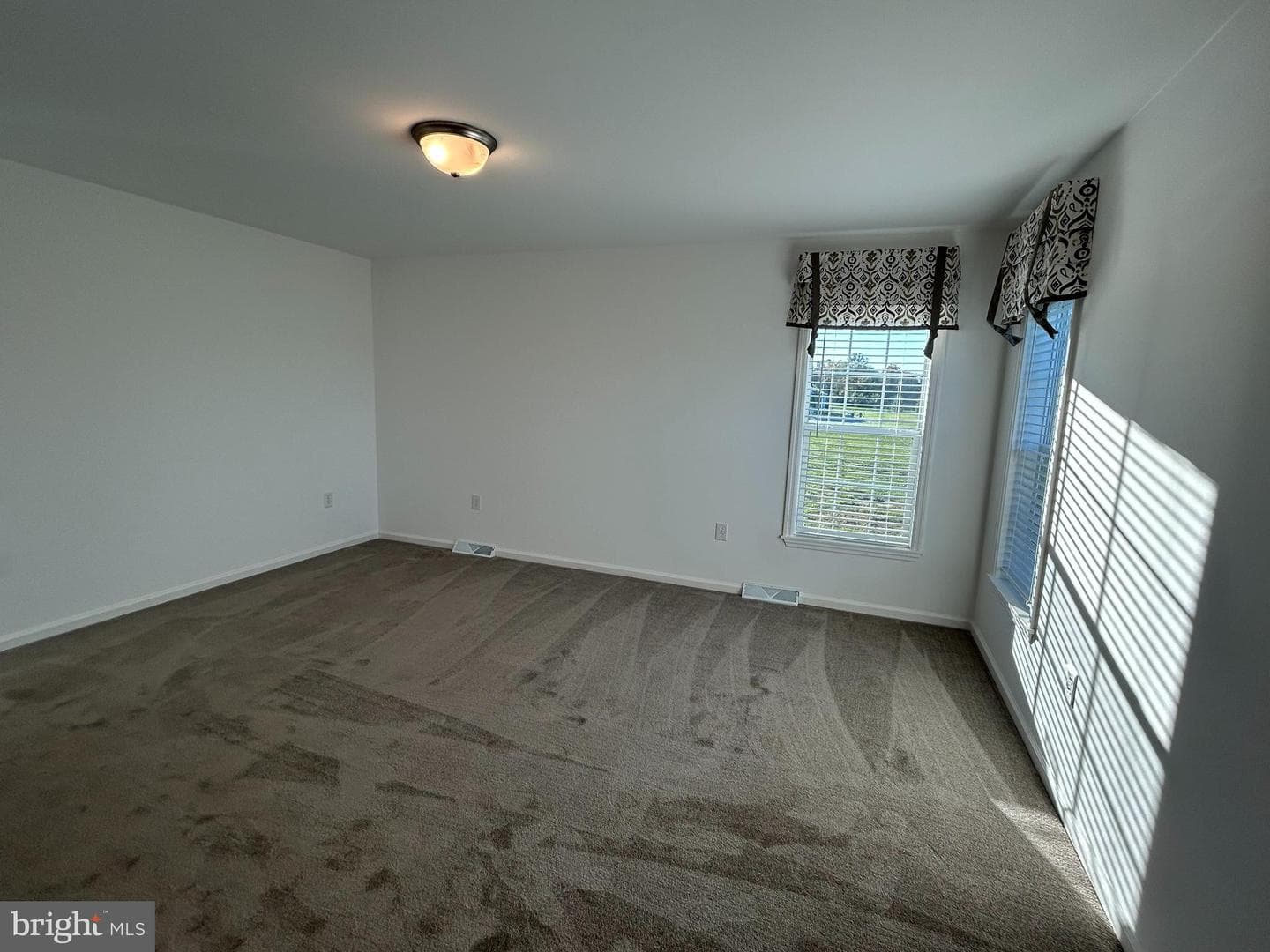 433 Eastwood Lane photo 13