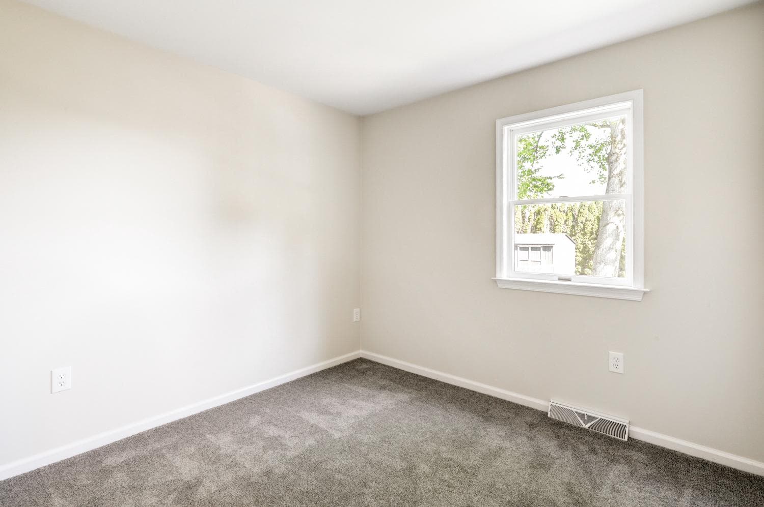 706 Rosemont Drive photo 24