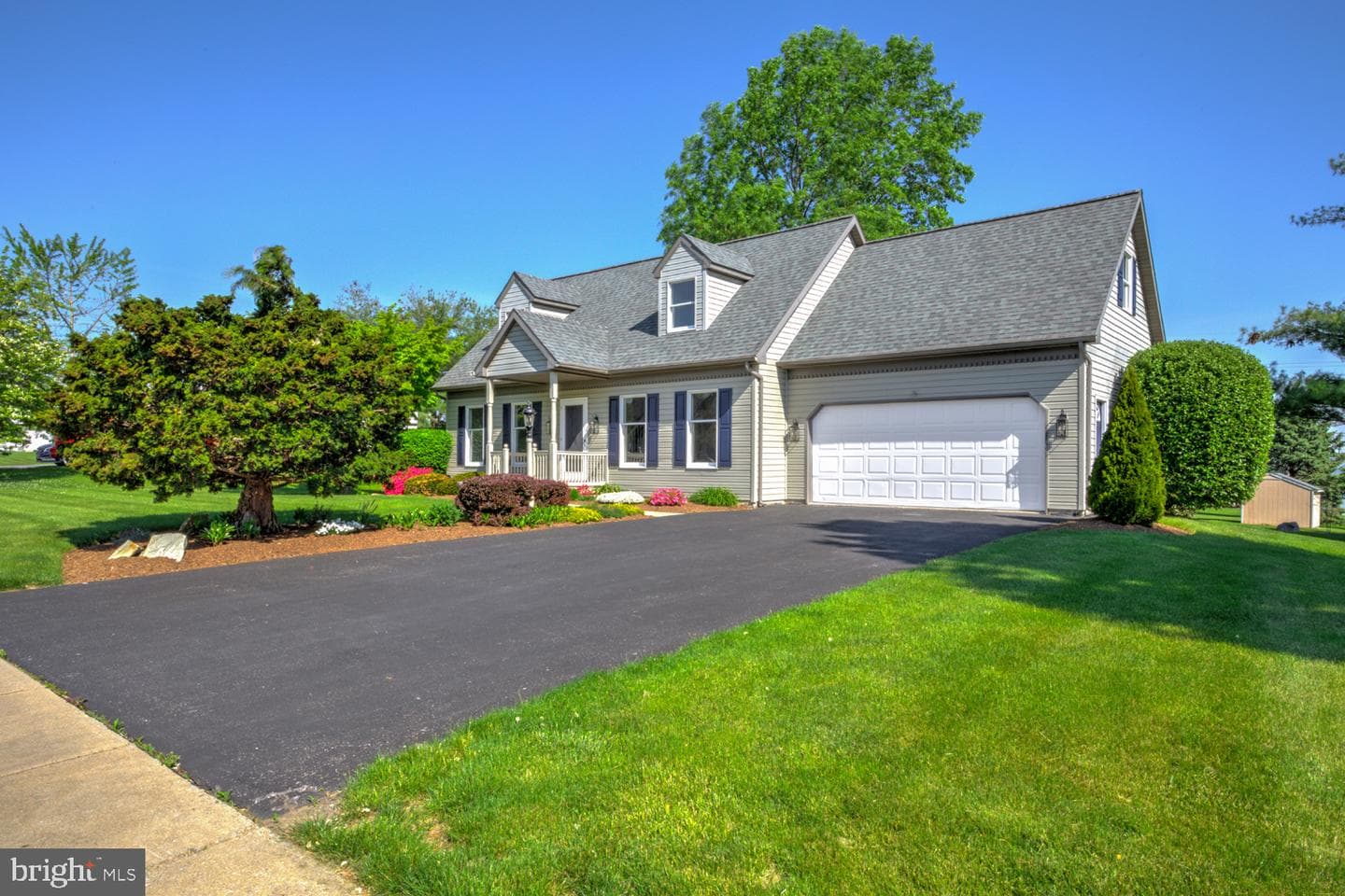 706 Rosemont Drive photo 4