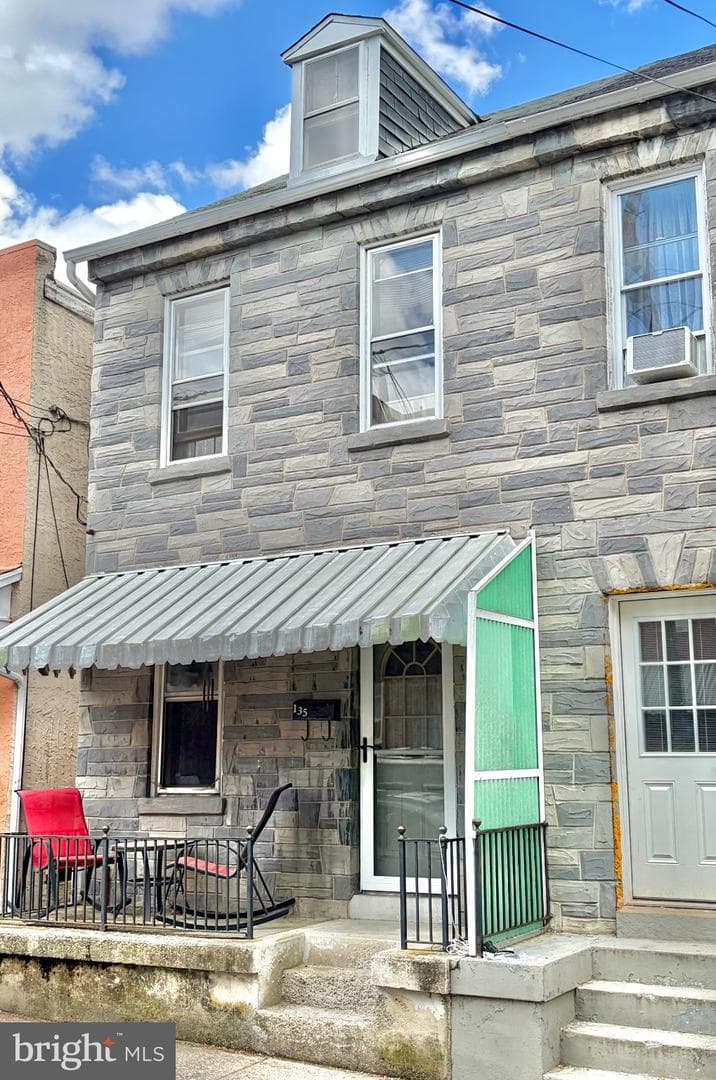 135 Old Dorwart Street photo 1